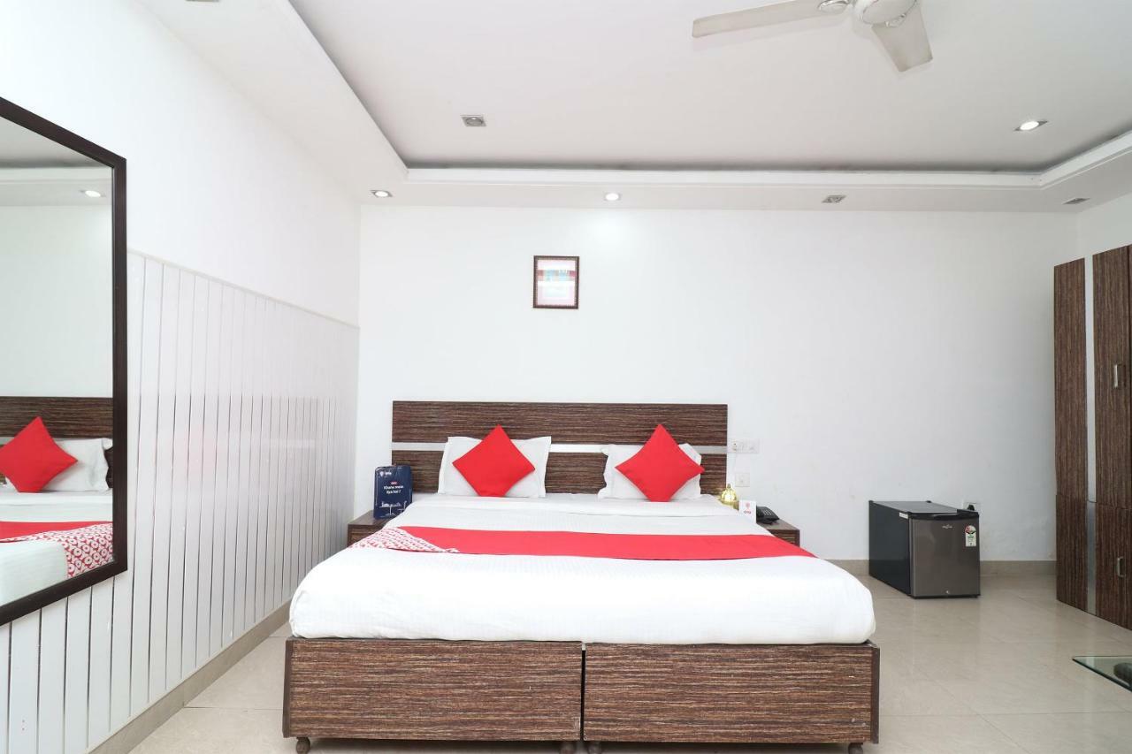 Oyo 10257 Hotel Lotus Park Gurgaon Eksteriør billede