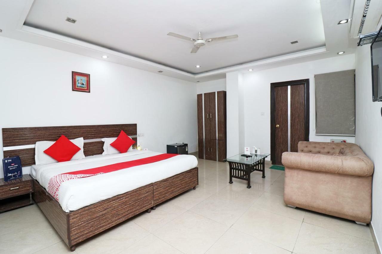 Oyo 10257 Hotel Lotus Park Gurgaon Eksteriør billede